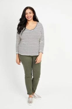 Cashmerette - Concord T-Shirt Sewing Pattern (Sizes 12-32) -Croft Mill concord tshirt pattern size 12 32 cashmerette example 2