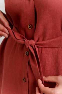 Megan Nielsen - Darling Ranges Dress Pattern (Sizes 0-20) -Croft Mill darling ranges dress pattern by megan neilson model 13