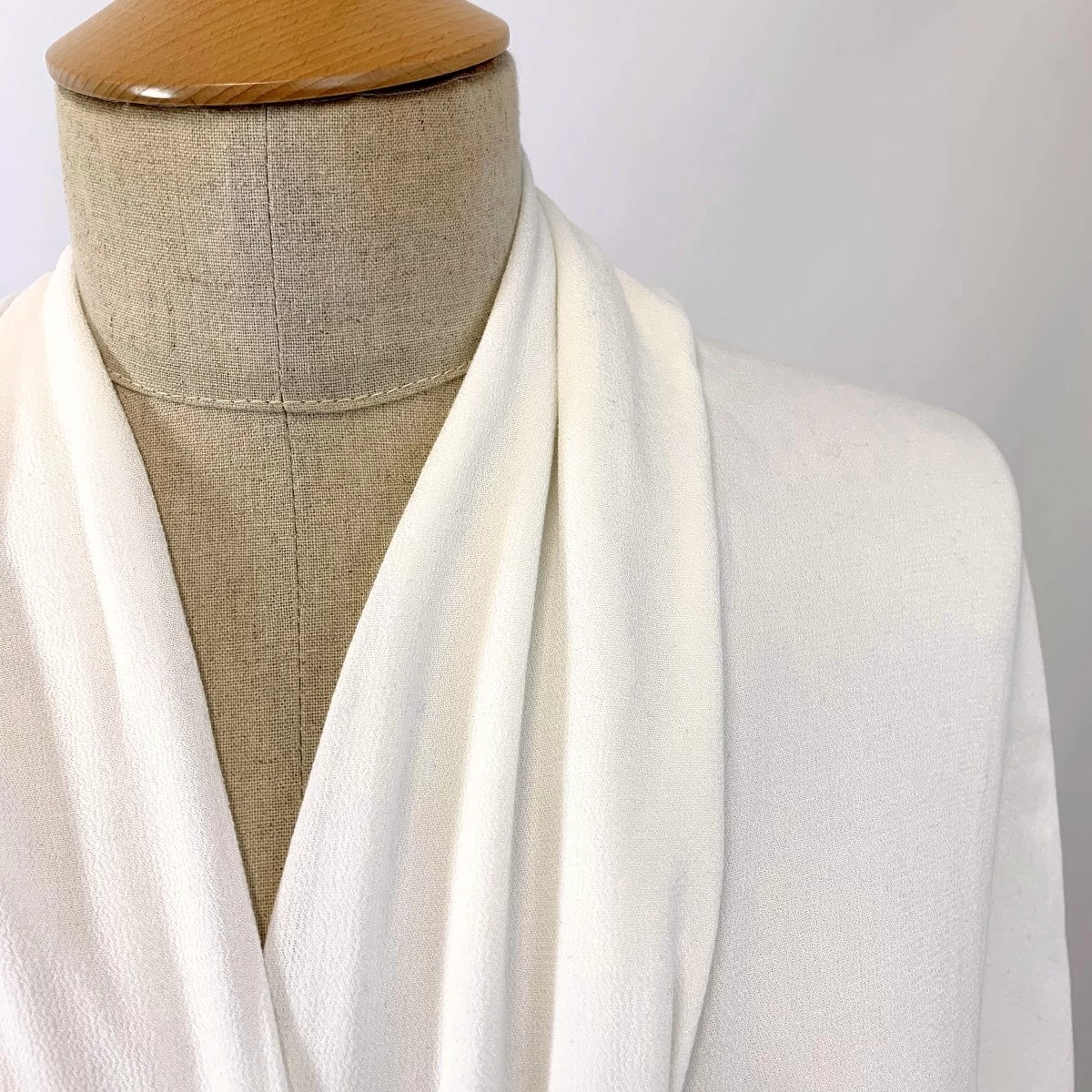 Gardinia - White 4 Gardinia - White - Image 2