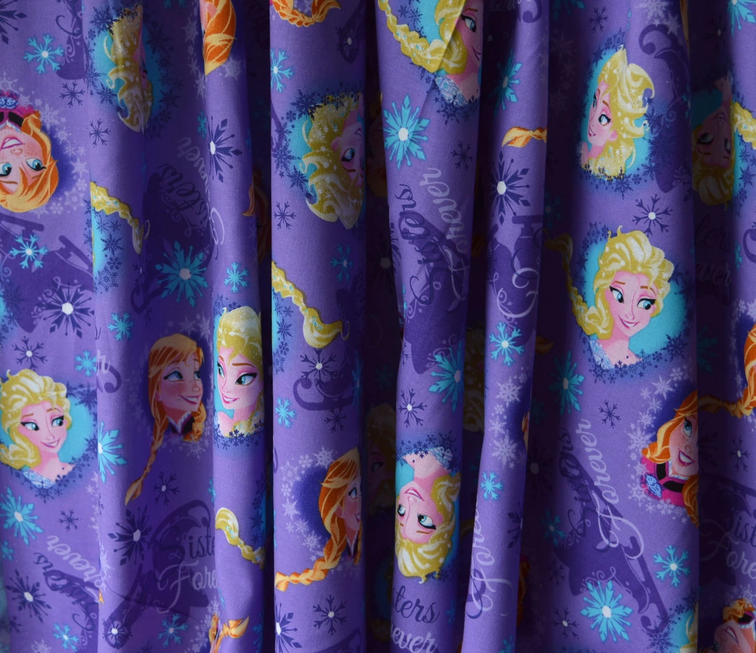 Springs Creative - Frozen Heart Framed Sisters 6 Springs Creative - Frozen Heart Framed Sisters - Image 4