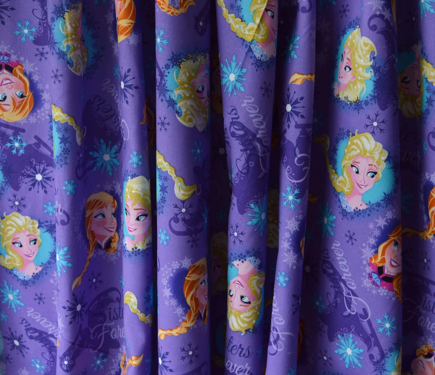 Springs Creative - Frozen Heart Framed Sisters 5 Springs Creative - Frozen Heart Framed Sisters - Image 3