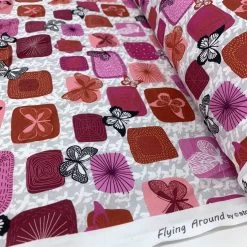 Stof Fabric - Flying Around - Pink -Croft Mill stof craft butterfly retro japanese cotton grey red pink roll