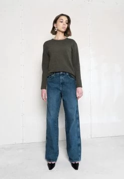 Vikisews - Carol Sweater Sewing Pattern (UK 6-24) 13 Vikisews - Carol Sweater Sewing Pattern (UK 6-24) -Croft Mill vikisews carol sweater sewing pattern 1