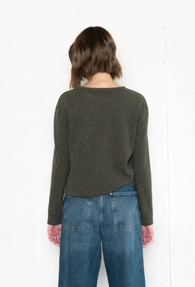 Vikisews - Carol Sweater Sewing Pattern (UK 6-24) 9 Vikisews - Carol Sweater Sewing Pattern (UK 6-24) - Image 7