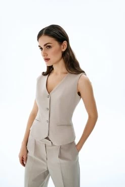 Vikisews - Liliana Vest Sewing Pattern (UK 6-18) -Croft Mill vikisews liliana vest sewing pattern 1